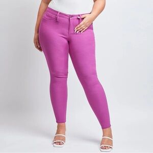 Hyperstretch forever color skinny jean in Berry